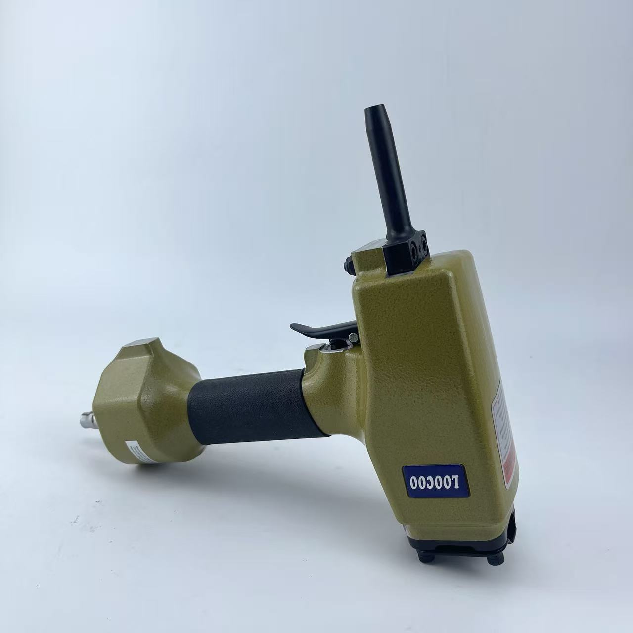 Recykling gwoździ, obróbka dre – Rivet Gun Air recenzja i cena